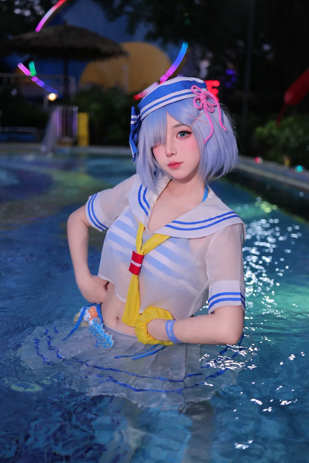 【雷姆cos】从零开始的异世界生活，泳池夜晚的蓝色心动 - 第 2 张