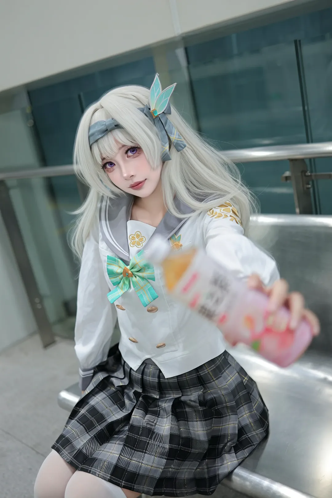 【流萤cos】星穹铁道春日手信 在自动售货机前的日常感抓拍 - 第 3 张