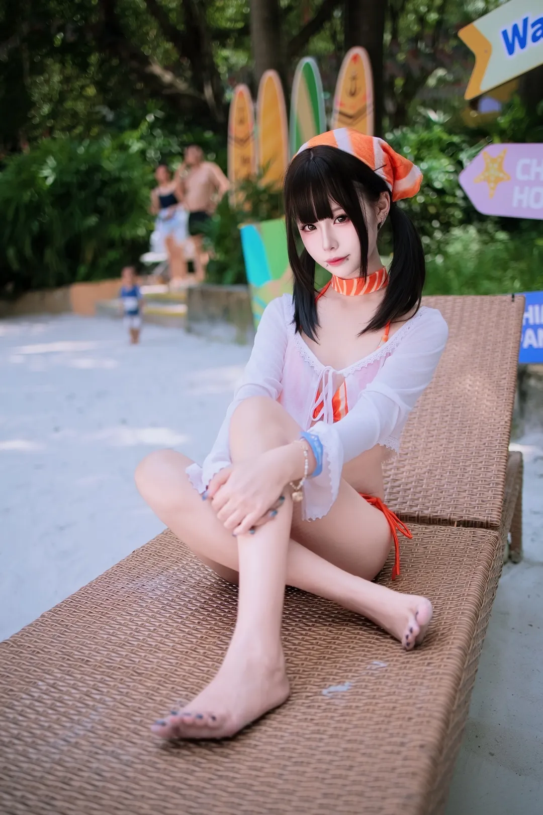 三文魚配色泳裝穿搭，夏日水上樂園的清爽出片記錄 - 第 3 張