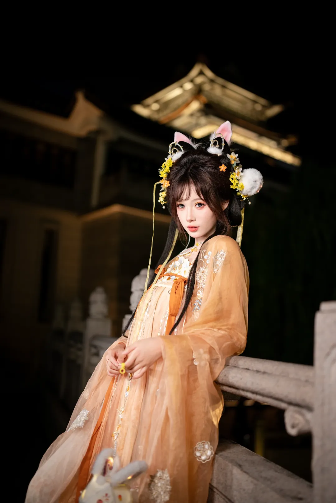 玉兔中秋妆造 橘色轻纱古风汉服夜景写真 - 第 10 张