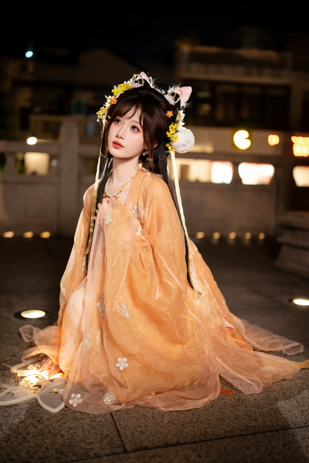 玉兔中秋妆造 橘色轻纱古风汉服夜景写真 - 第 9 张