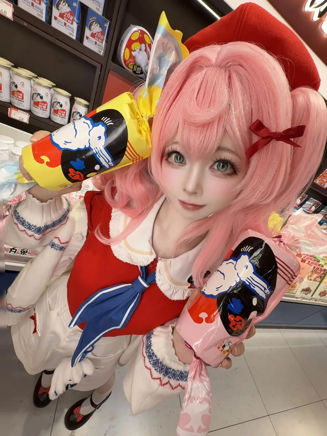 【風堇cos】崩壞星穹鐵道大白兔聯動，在超市拍出甜度滿分的效果 - 第 1 張