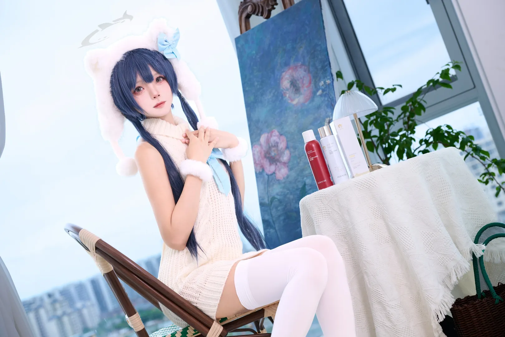 Anime convention White stockings Fuzzy outfit and skin tone difference prevention tips - Image 6