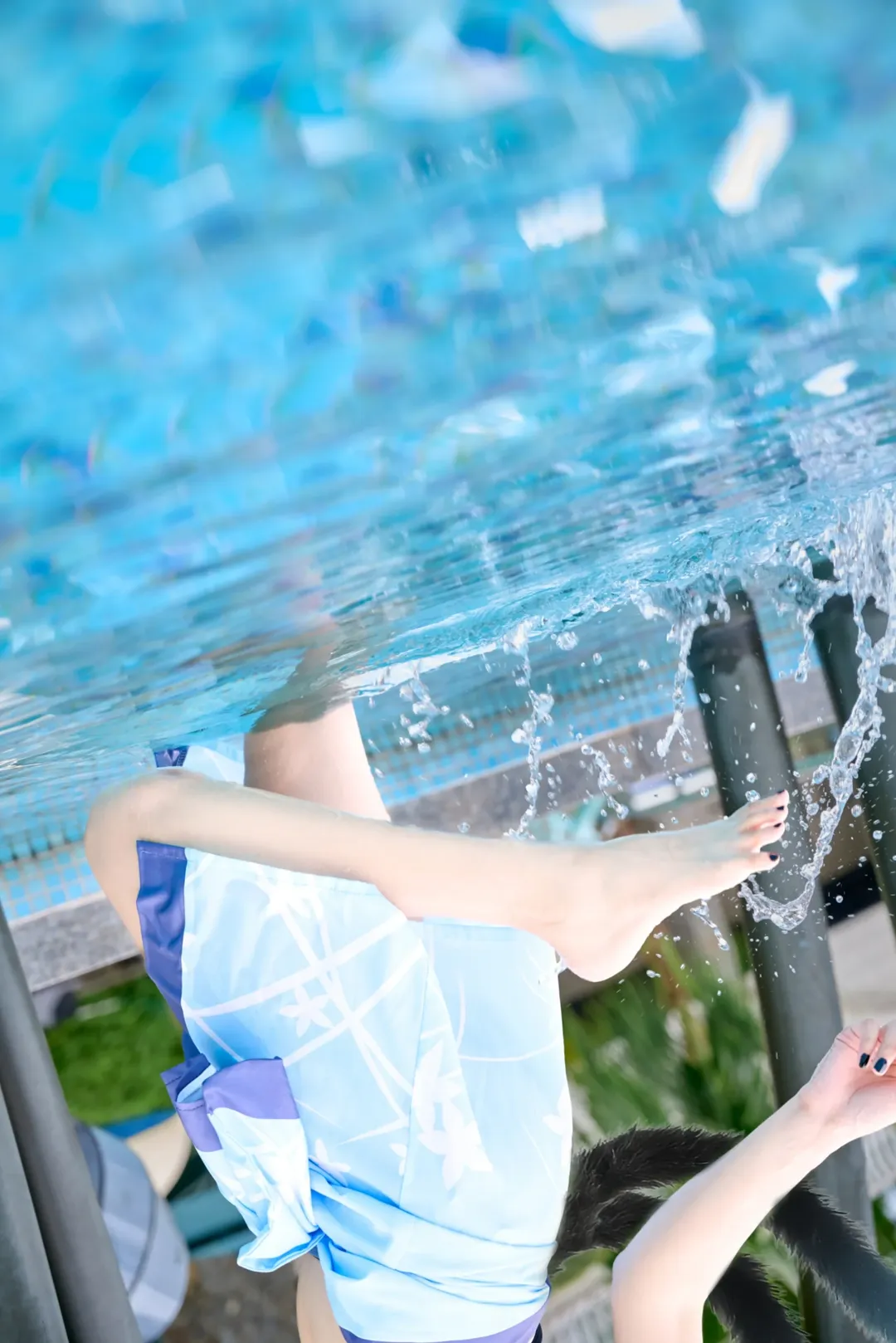 【桐生桔梗cos】夏日泳池邊的貓娘，清涼一夏 - 第 2 張