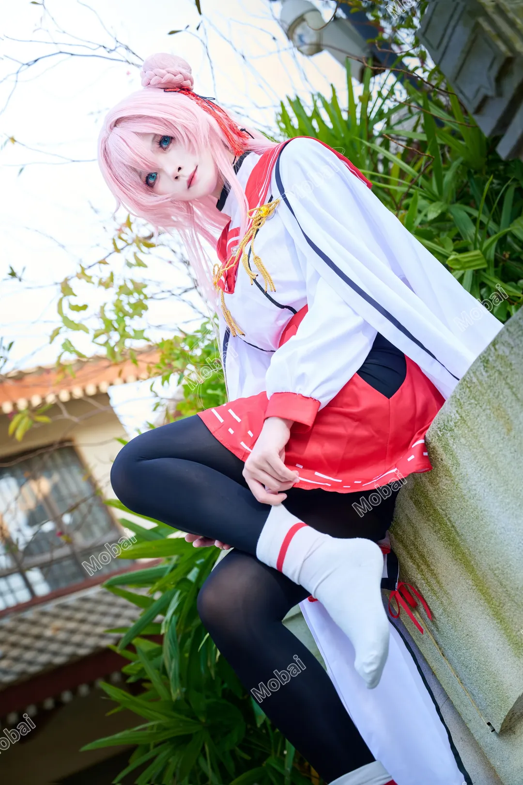 【水羽三森cos】蔚蓝档案里的温柔心动，黑丝与红裙的绝佳搭配 - 第 6 张