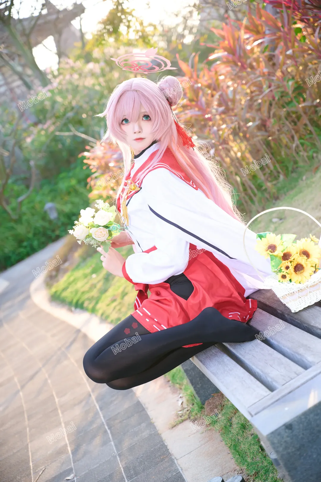 【水羽三森cos】蔚蓝档案里的温柔心动，黑丝与红裙的绝佳搭配 - 第 8 张