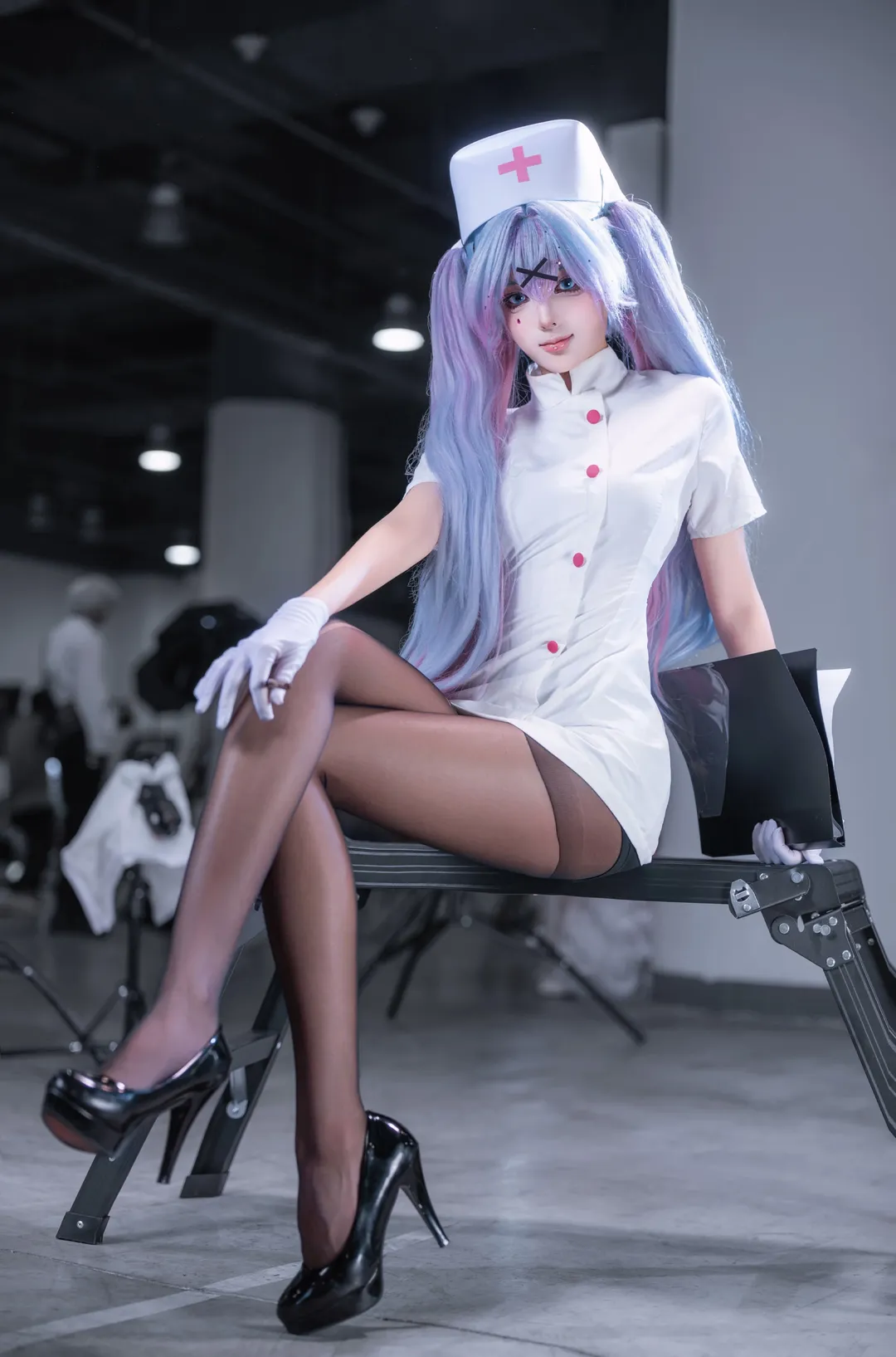 【初音未来cos】chcc漫展兔子洞护士服，黑丝高跟的搭配不能更绝 - 第 2 张