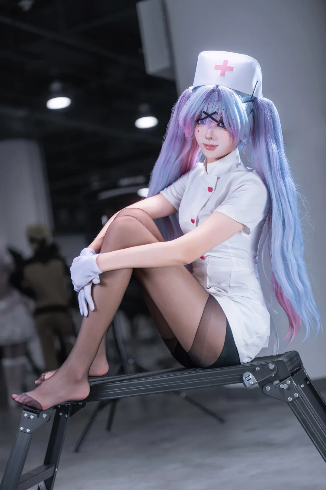 【初音未来cos】chcc漫展兔子洞护士服，黑丝高跟的搭配不能更绝 - 第 3 张