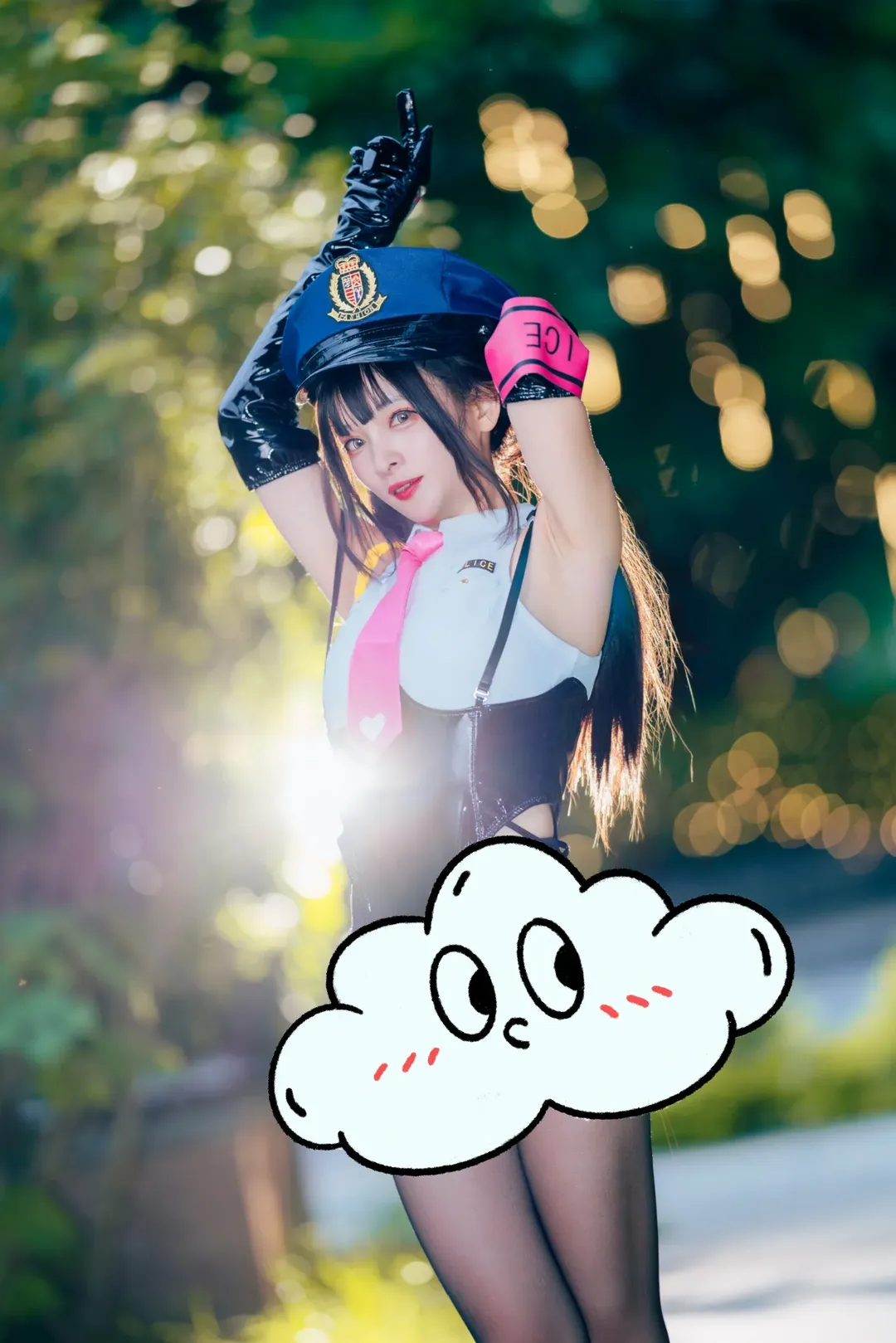 CPSP场外女警风拍摄记录，漆皮制服与黑丝搭配的视觉碰撞 - 第 3 张