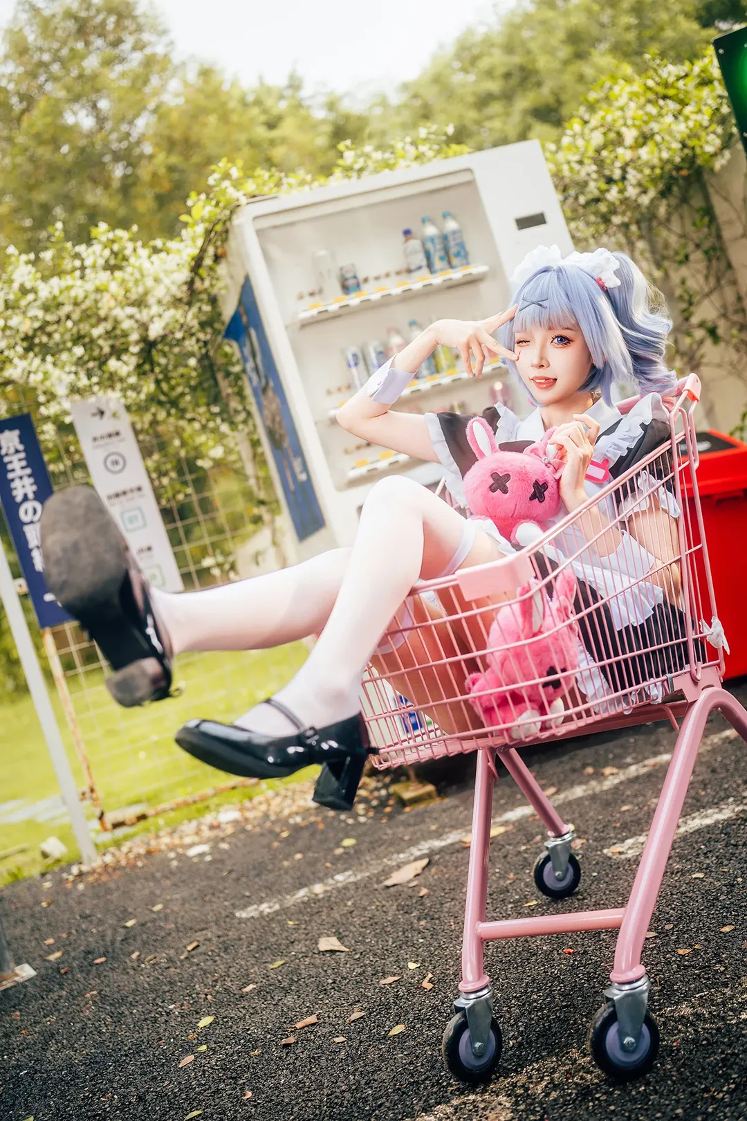 粉色购物车里的兔子洞女仆写真 - 第 2 张