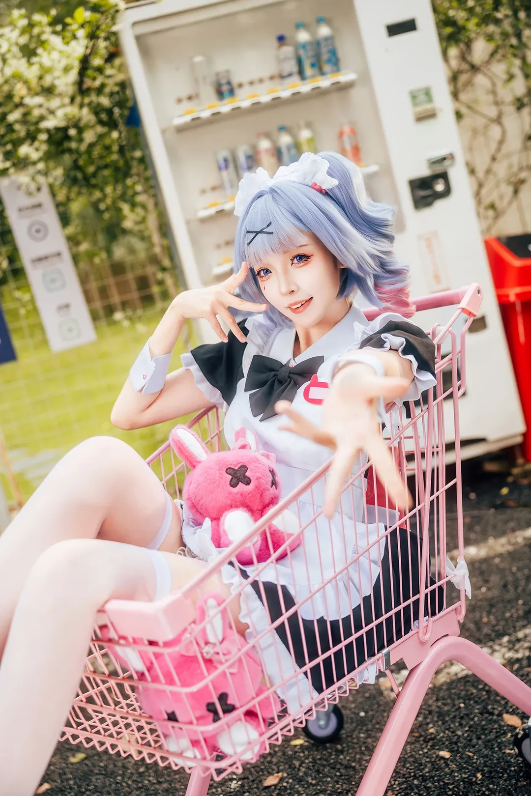 粉色购物车里的兔子洞女仆写真 - 第 3 张
