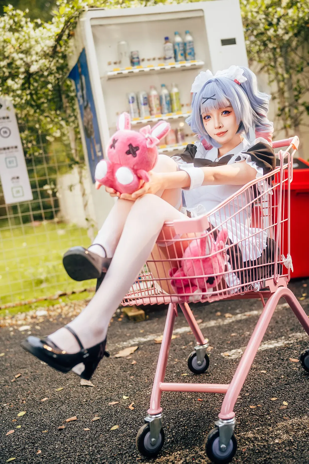粉色购物车里的兔子洞女仆写真 - 第 4 张