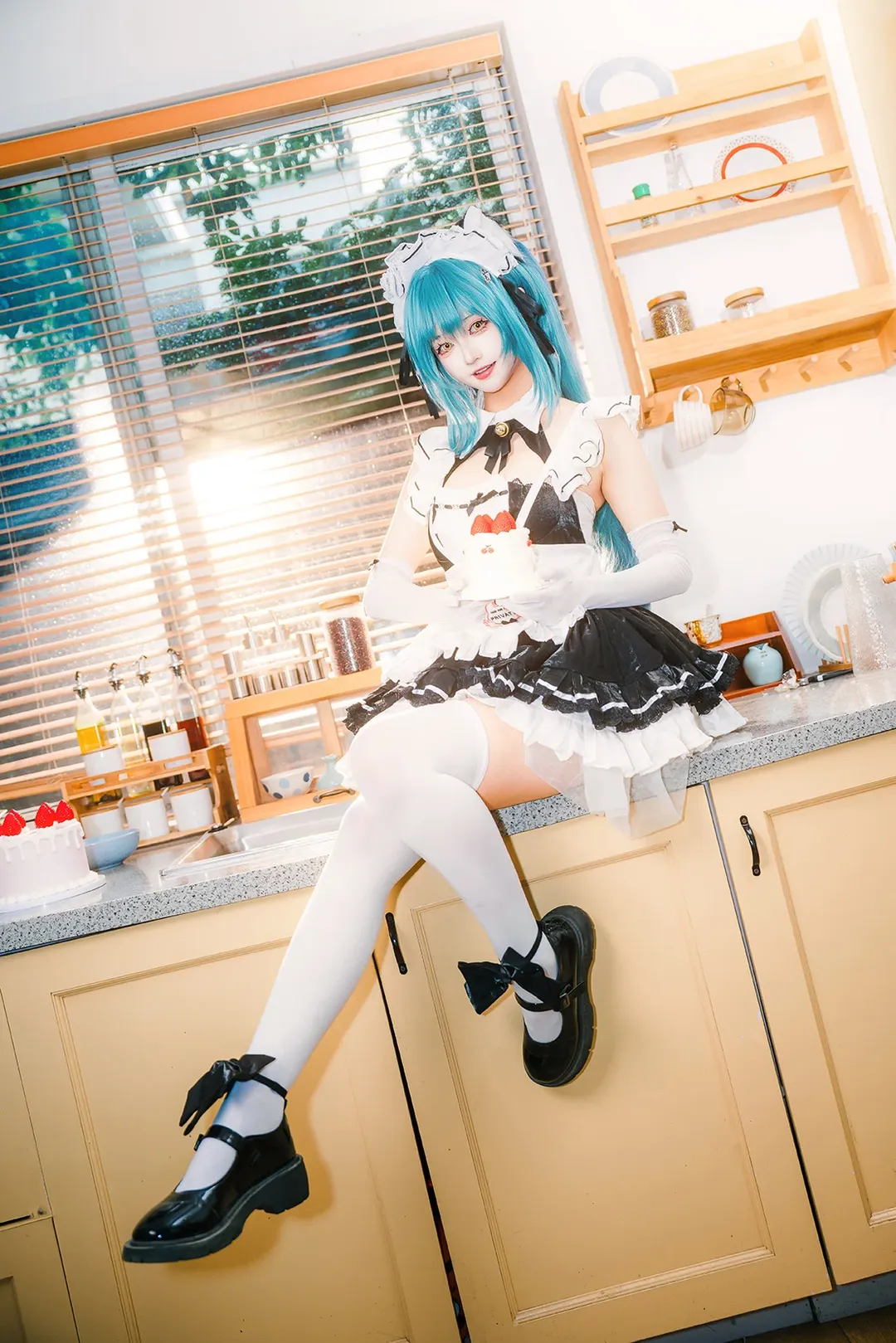 【普麗瓦蒂cos】NIKKE貓貓女僕的廚房日常，逆光下的細膩成片 - 第 3 張