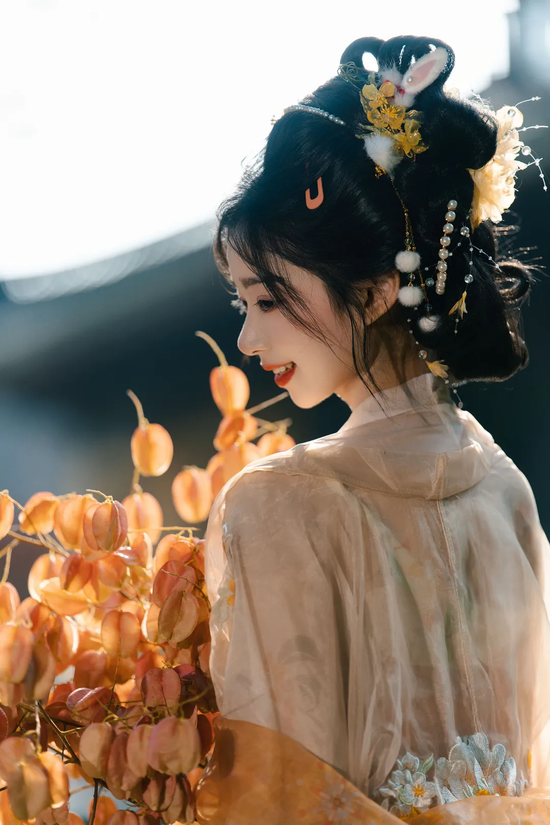 古风写真，黄墙圆门下的清冷美人 - 第 13 张