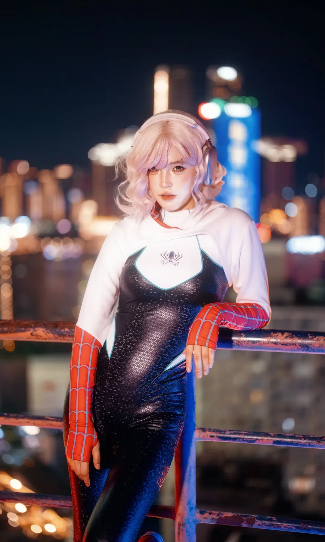 【格温cos】蜘蛛侠格温天台夜景，索尼相机下的光影记录 - 第 4 张