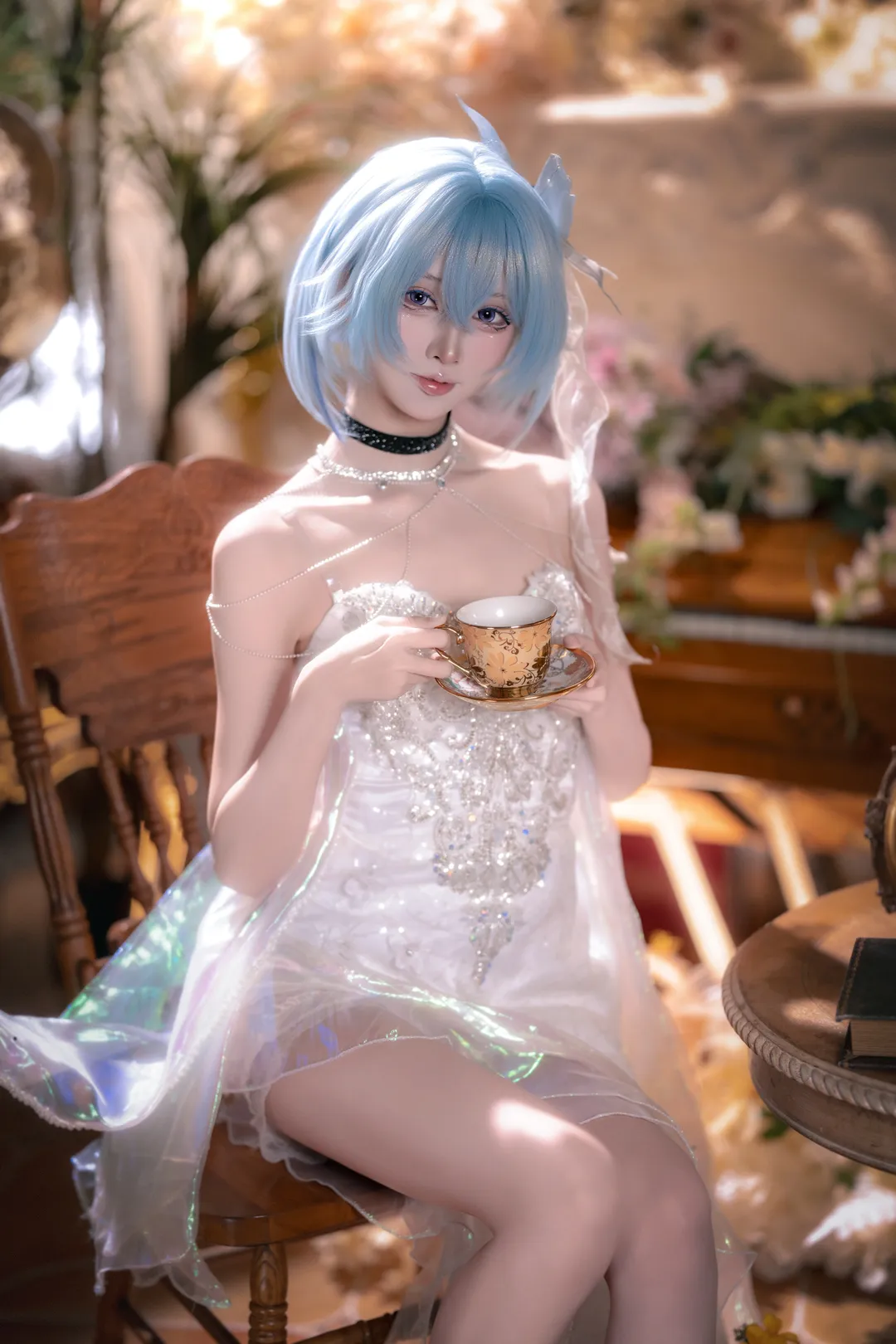 【守岸人cos】鳴潮禮服幻彩光影，復古場景下的優雅定格 - 第 3 張