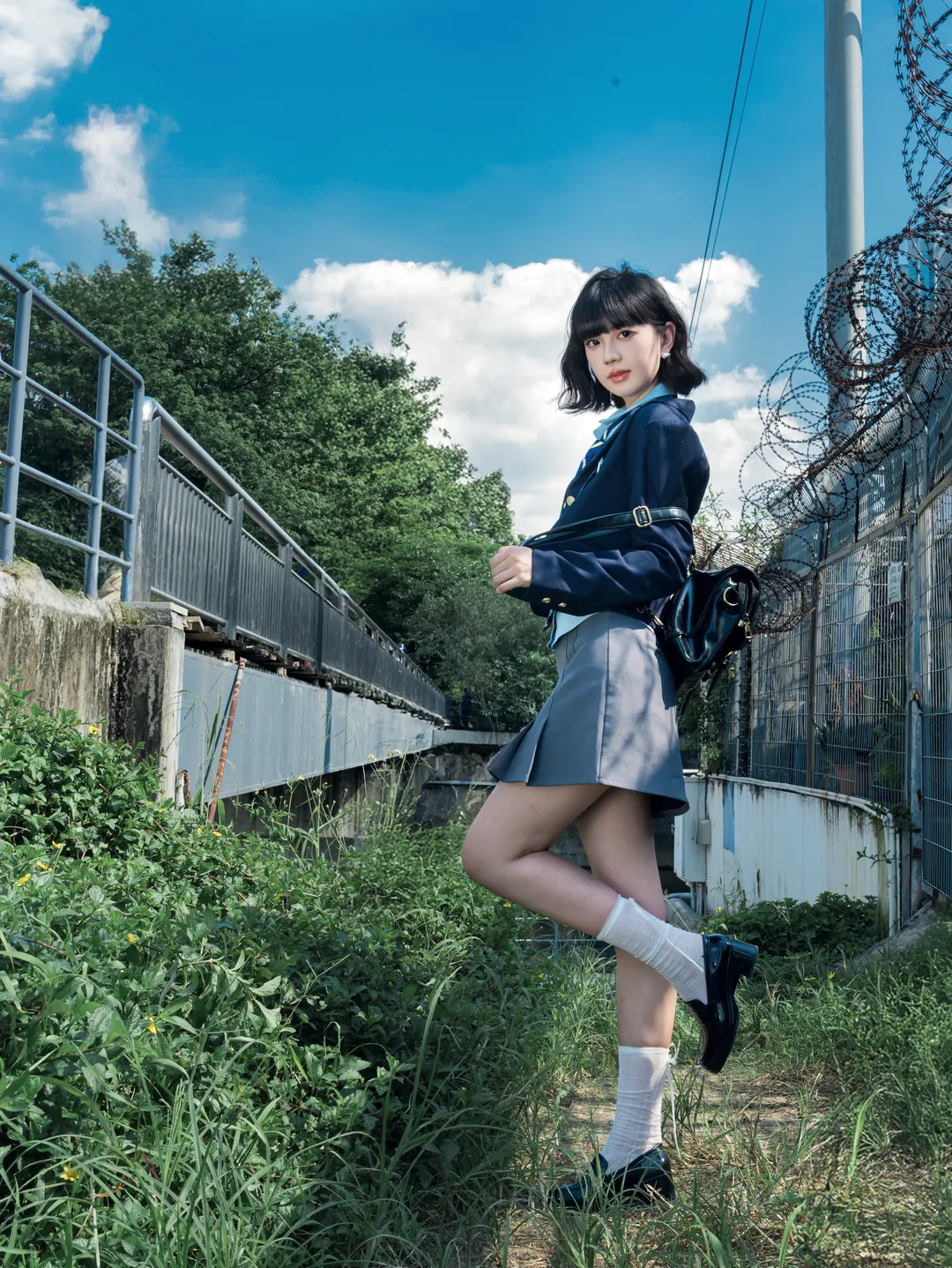 韩系学院风铁道少女 阳光下的制服写真 - 第 4 张