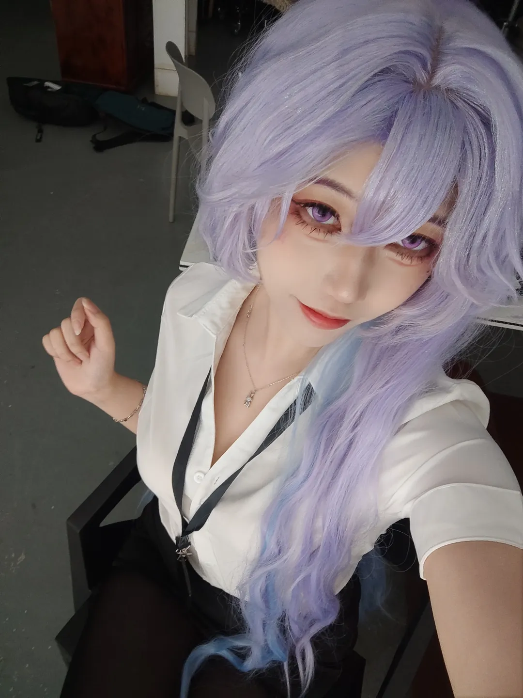 【坎特蕾拉cos】鸣潮的上班穿搭体验 - 第 2 张