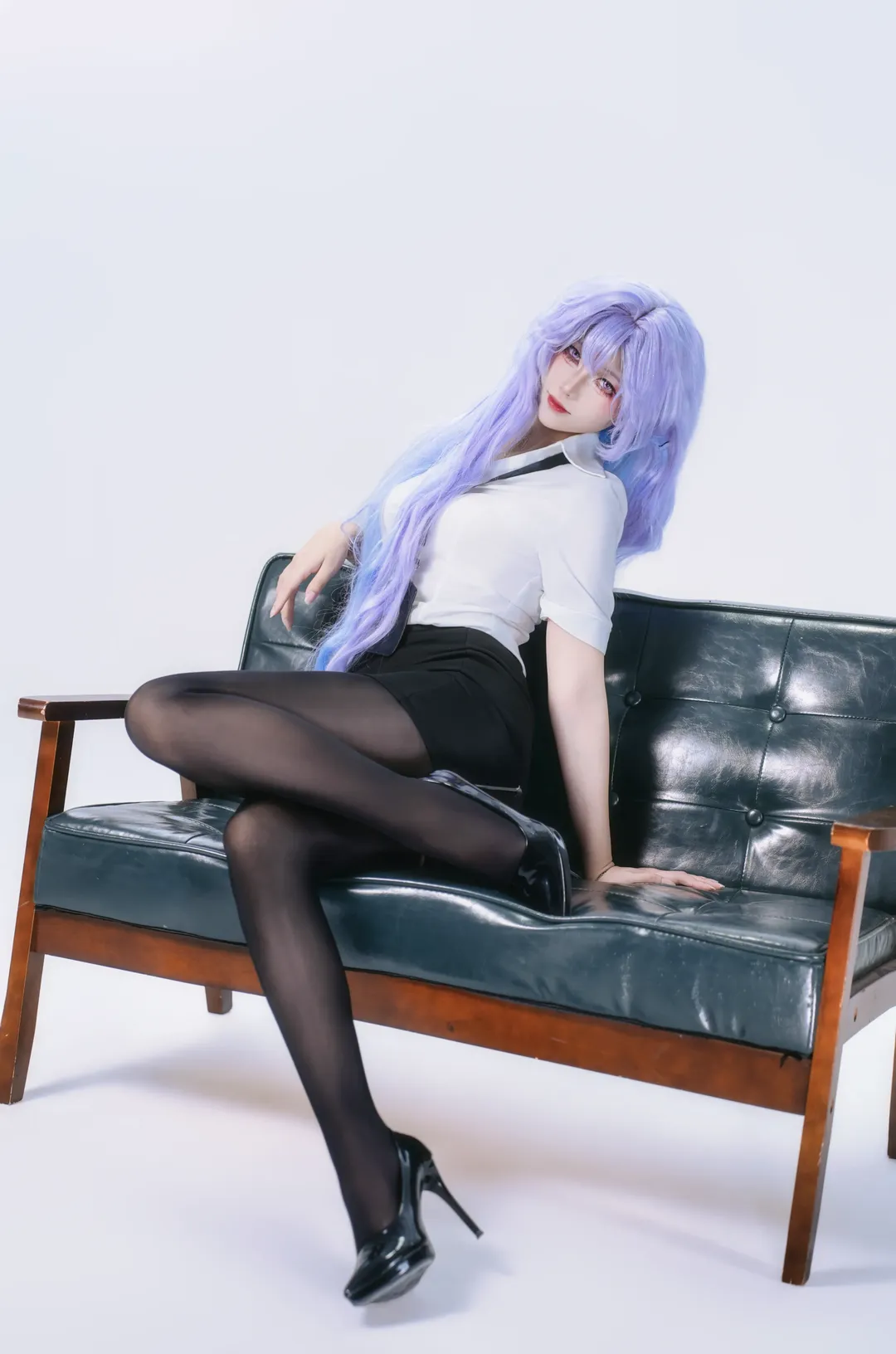 【坎特蕾拉cos】鸣潮秘书版私设演绎 - 第 1 张