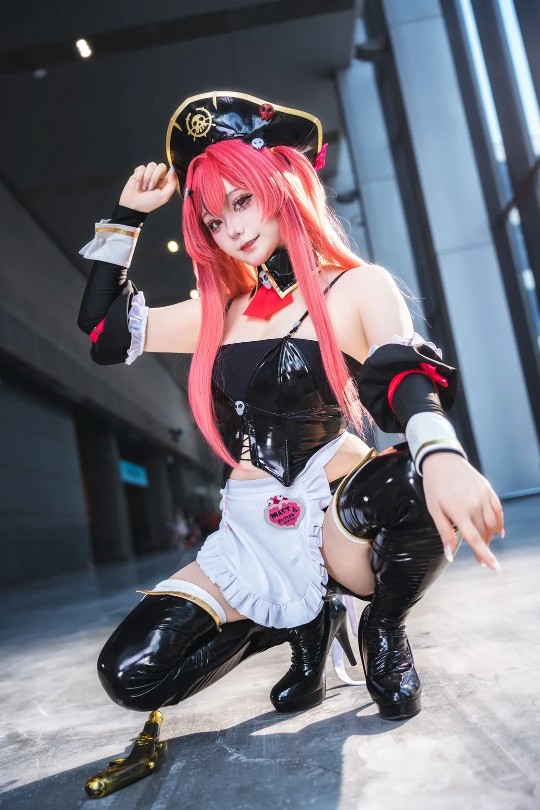 [Master cosplay] Convention photos casual snap, the collision of glossy Leather jacket and long boots in Goddess of Victory: New Hope - Image 1