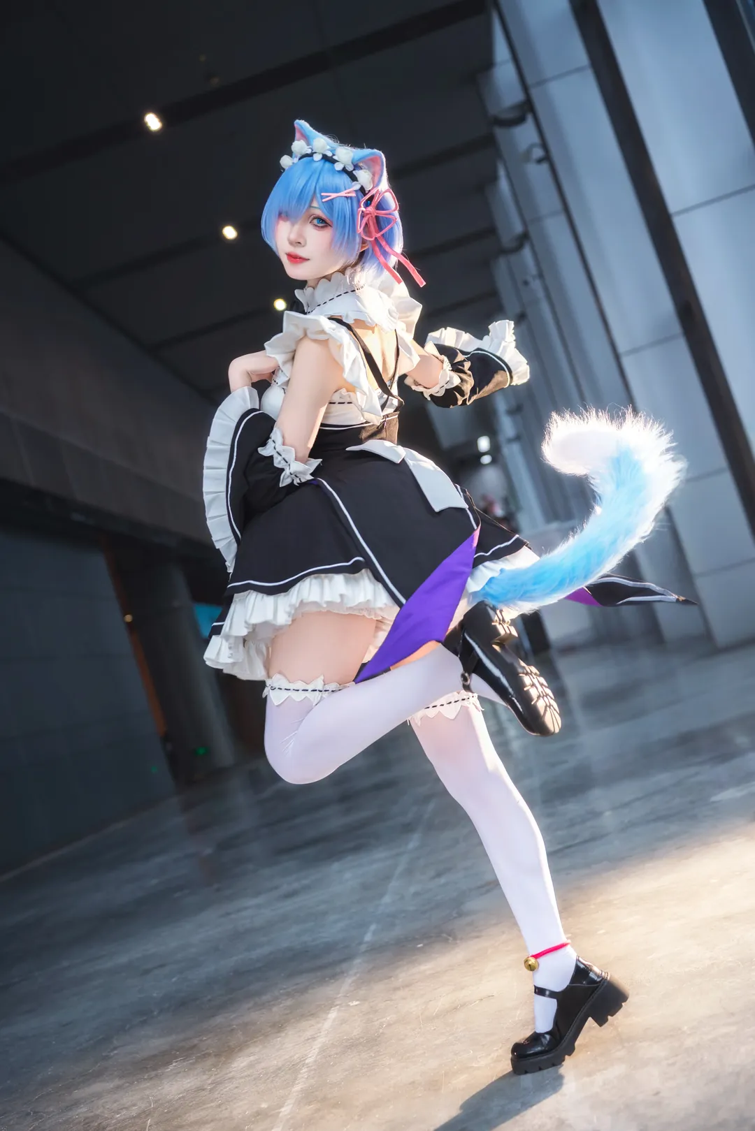 【蕾姆cos】萤火虫漫展现场的女仆装小猫娘 - 第 3 张