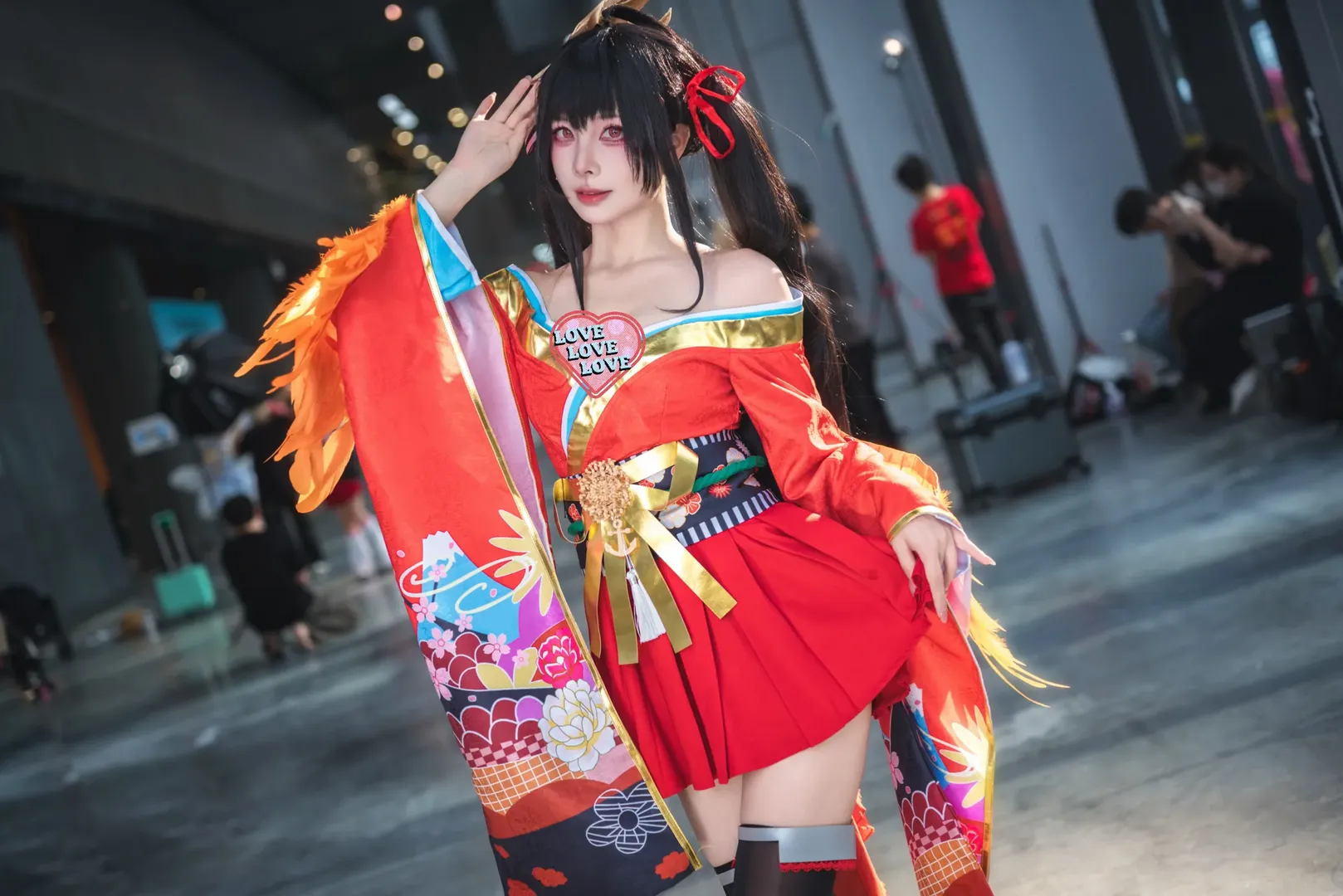 【大鳳cos】碧藍航線漫展返圖，紅金和風與黑絲搭配的華麗視覺 - 第 3 張