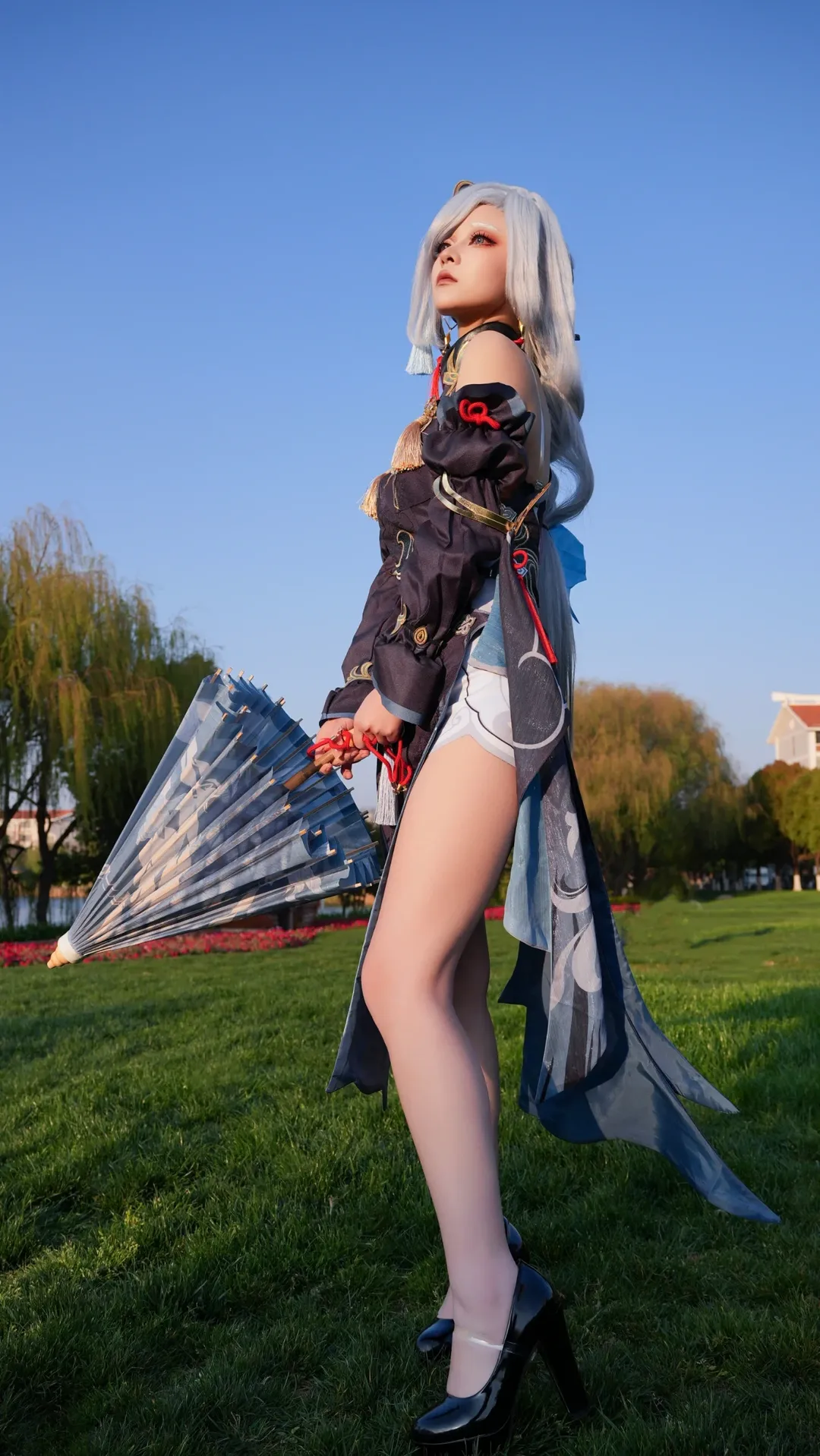 【申鹤cos】原神角色外景拍摄，夕阳下的孤傲与飘逸 - 第 2 张