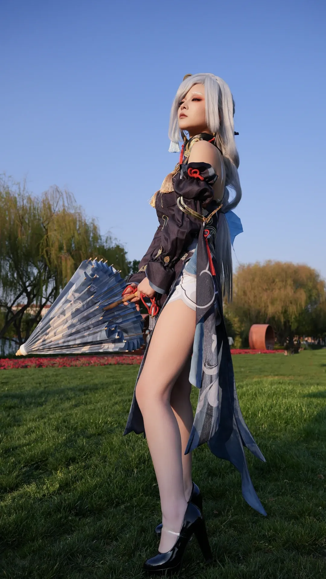 【申鹤cos】原神角色外景拍摄，夕阳下的孤傲与飘逸 - 第 3 张