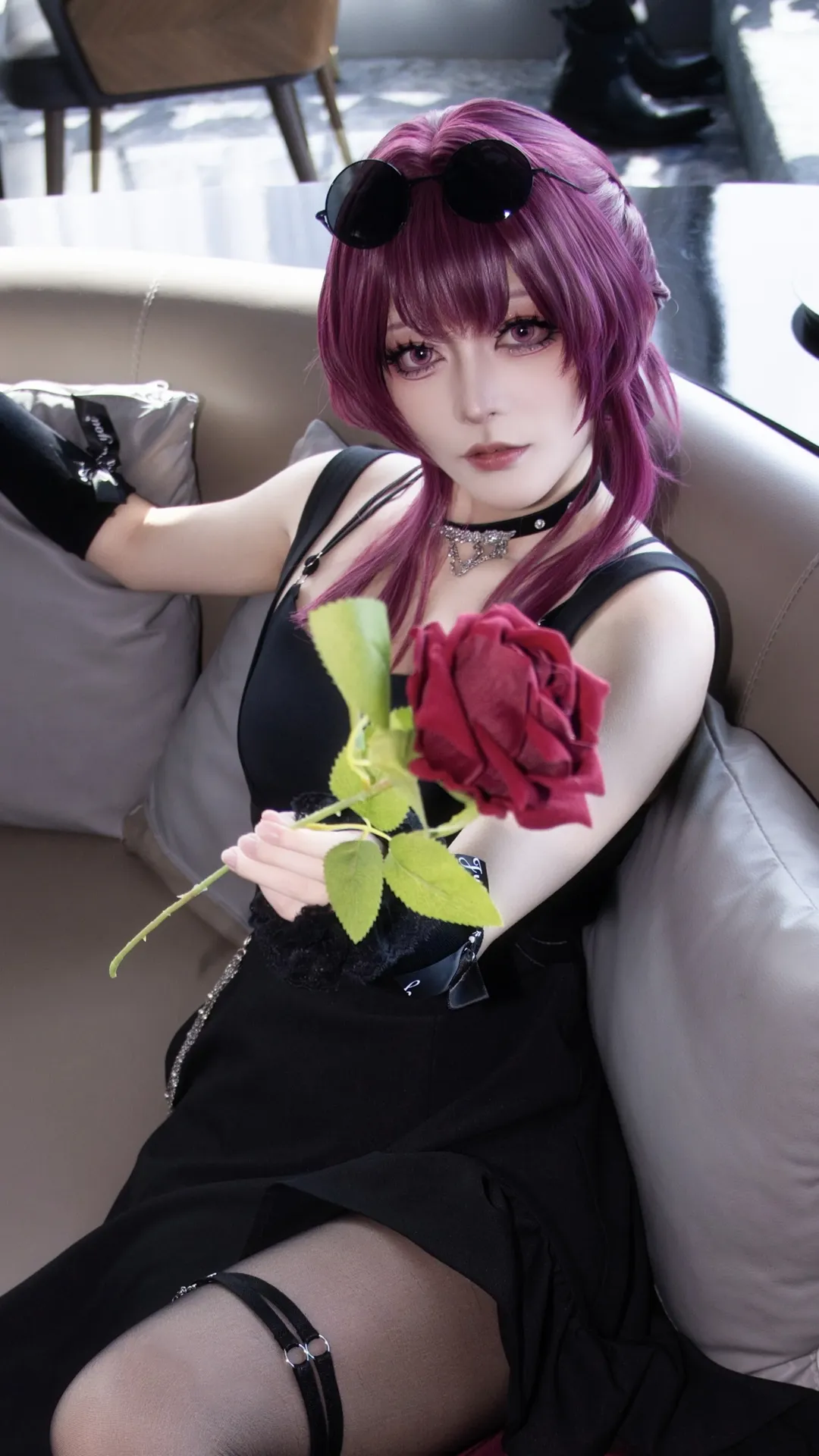 【卡芙卡cos】崩坏星穹铁道的暗夜与红玫瑰 - 第 6 张