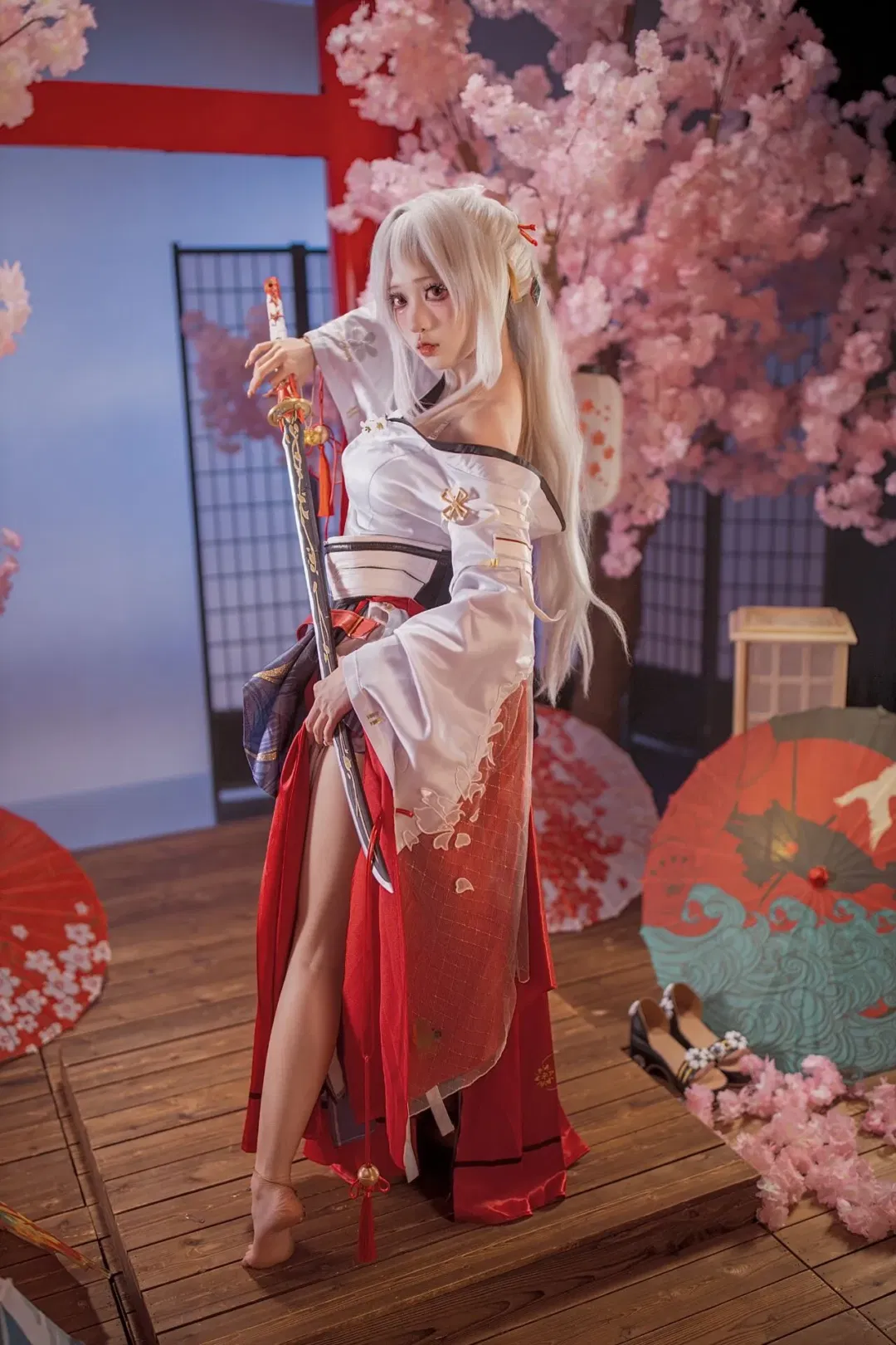 【绯雪cos】鸣潮巫女绯雪 灼樱花散 - 第 3 张