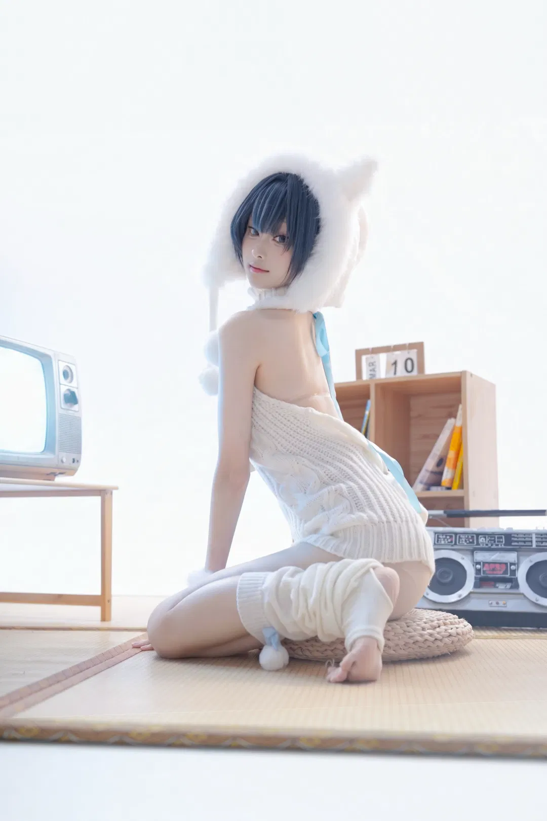 【妃咲cos】蔚蓝档案毛衣兽耳造型，白棚里的宅家时光 - 第 1 张