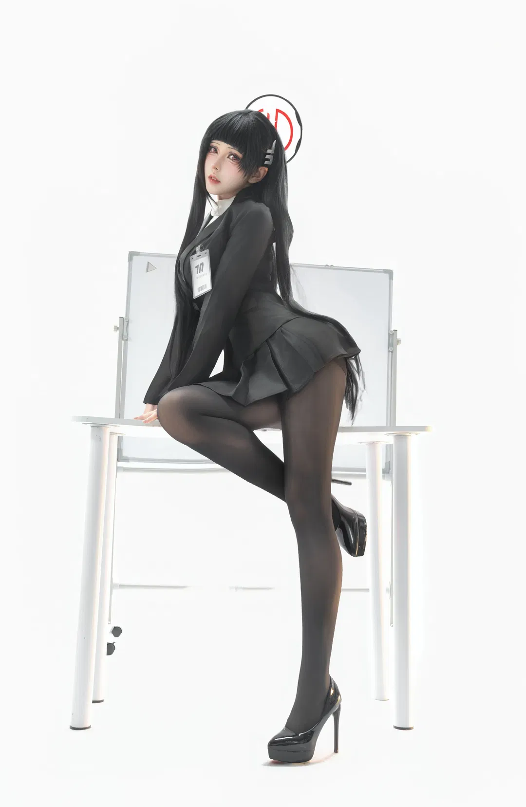 【调月莉音cos】蔚蓝档案黑丝OL制服，会长气场全开 - 第 1 张