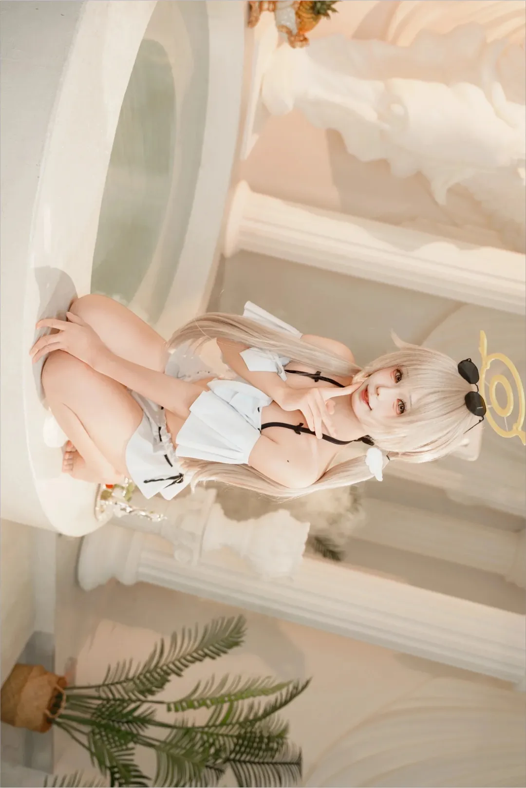 【日富美cos】夏日純白水景棚裡的清涼泳裝造型 - 第 1 張