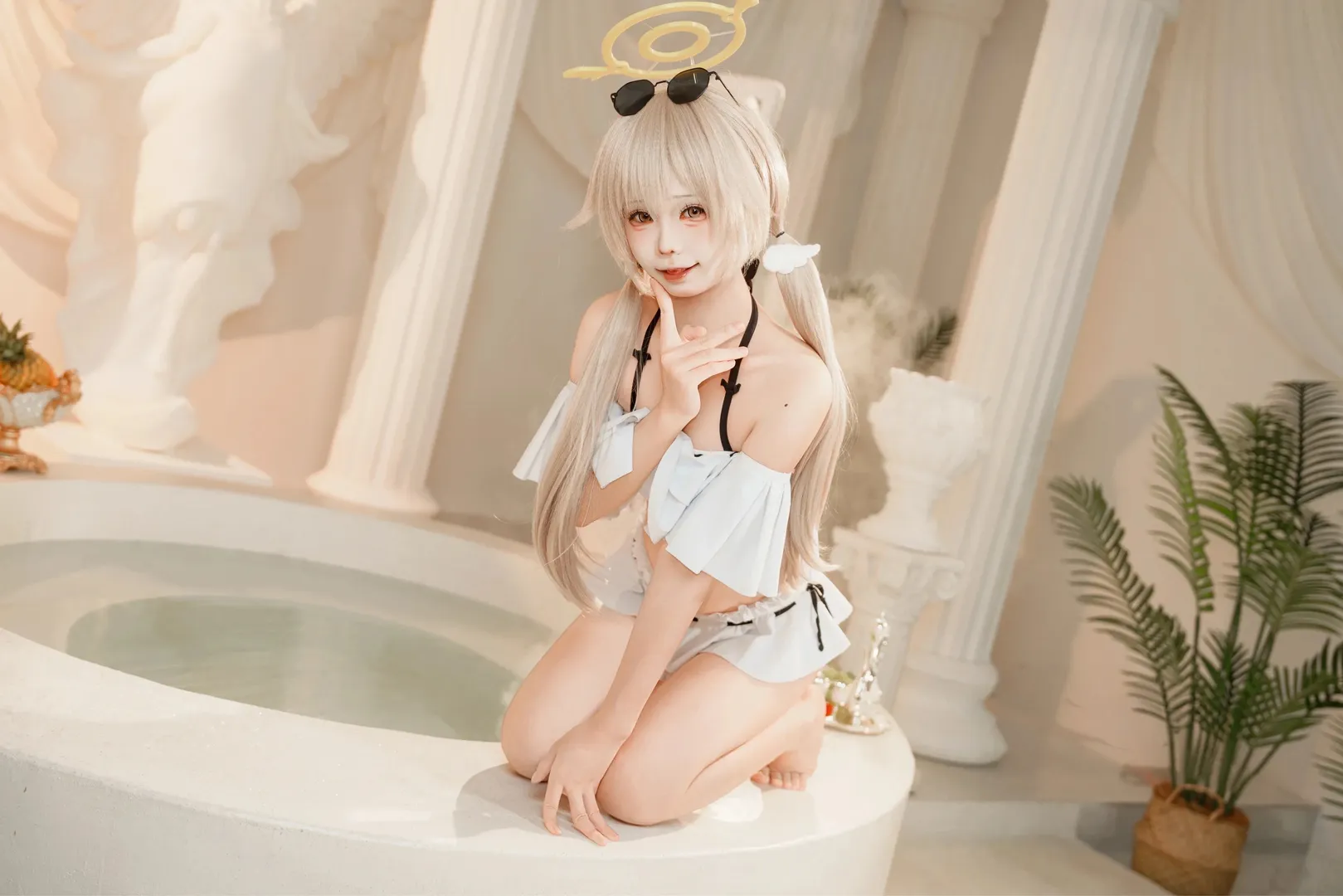 【日富美cos】夏日純白水景棚裡的清涼泳裝造型 - 第 2 張
