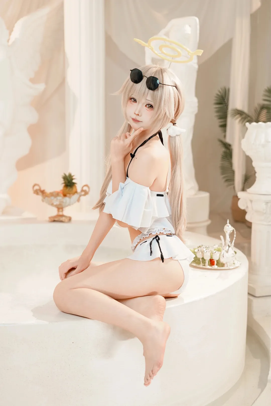 【日富美cos】夏日純白水景棚裡的清涼泳裝造型 - 第 4 張