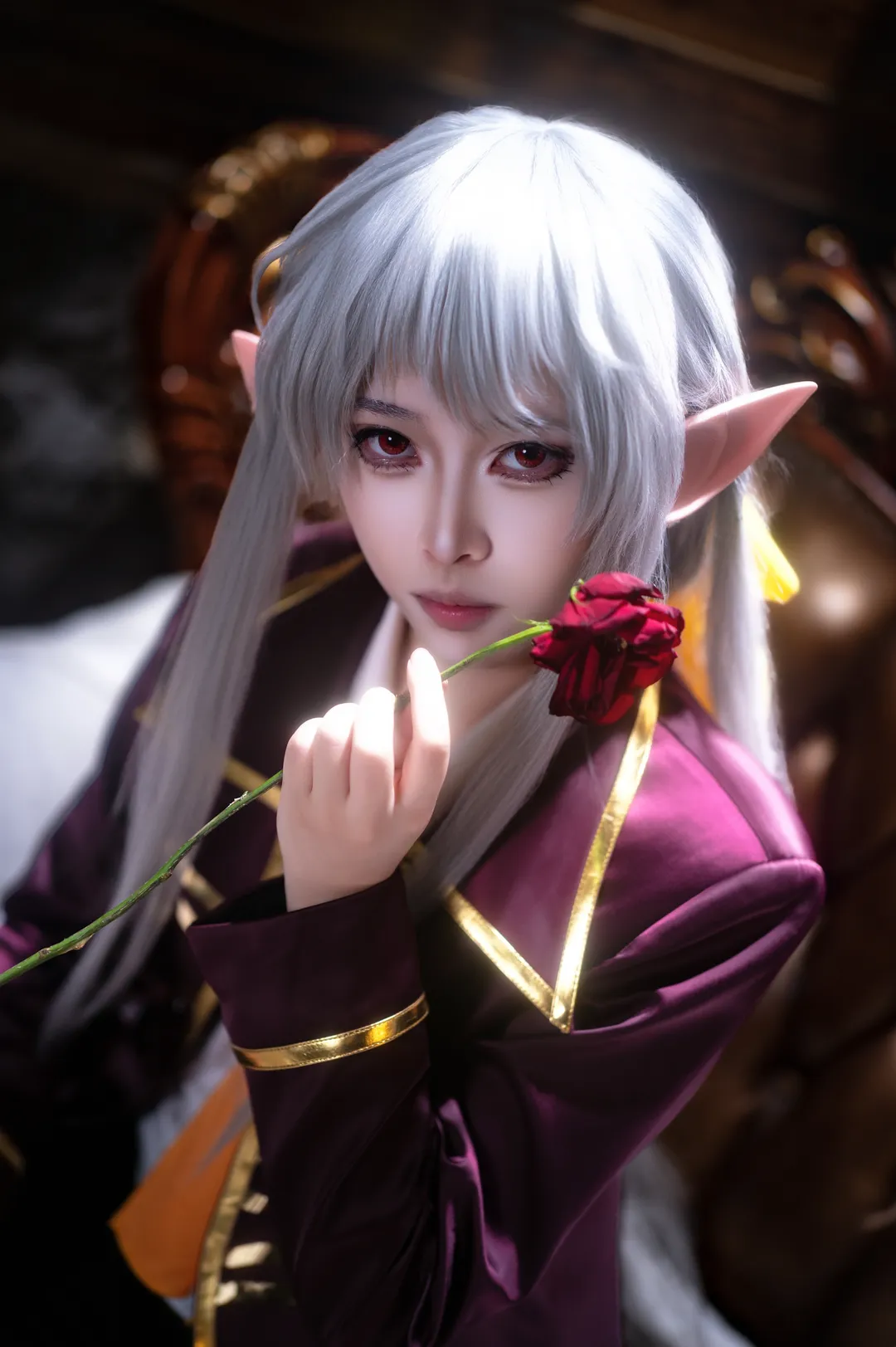 【维拉德cos】暗夜协奏曲里的银发红瞳贵族 - 第 2 张