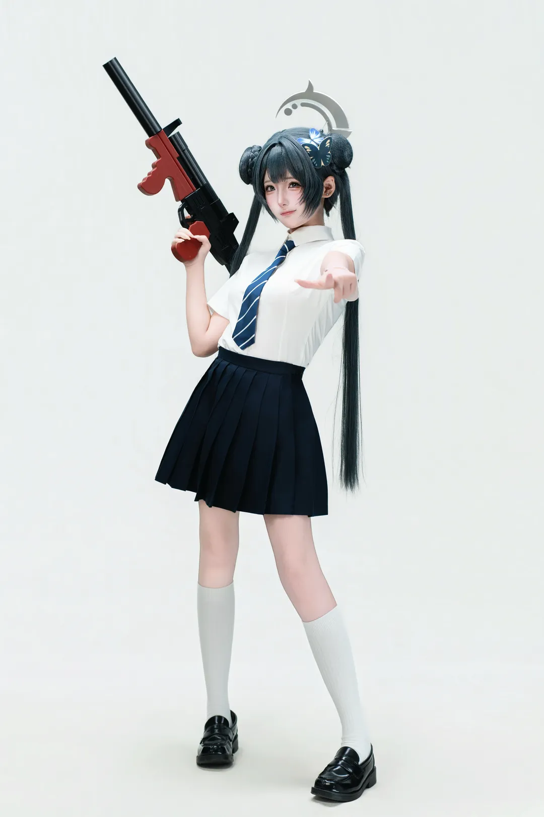 【妃咲cos】蔚蓝档案 妃咲 JK制服与枪械的绝佳演绎 - 第 4 张