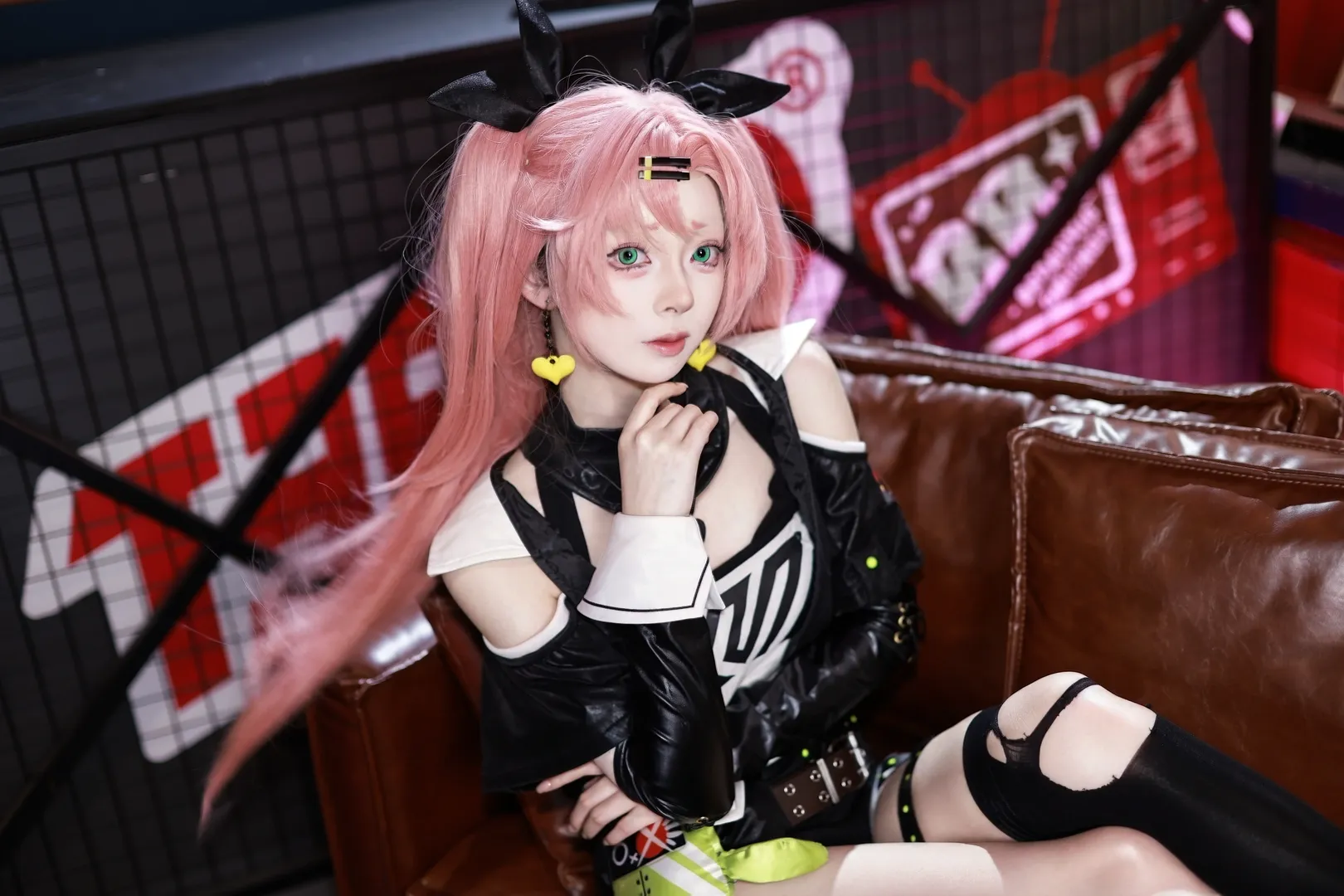 [Nico cosplay] Zenless Zone Zero Cunning Hares Nico official photoshoot Part 3 - Image 3