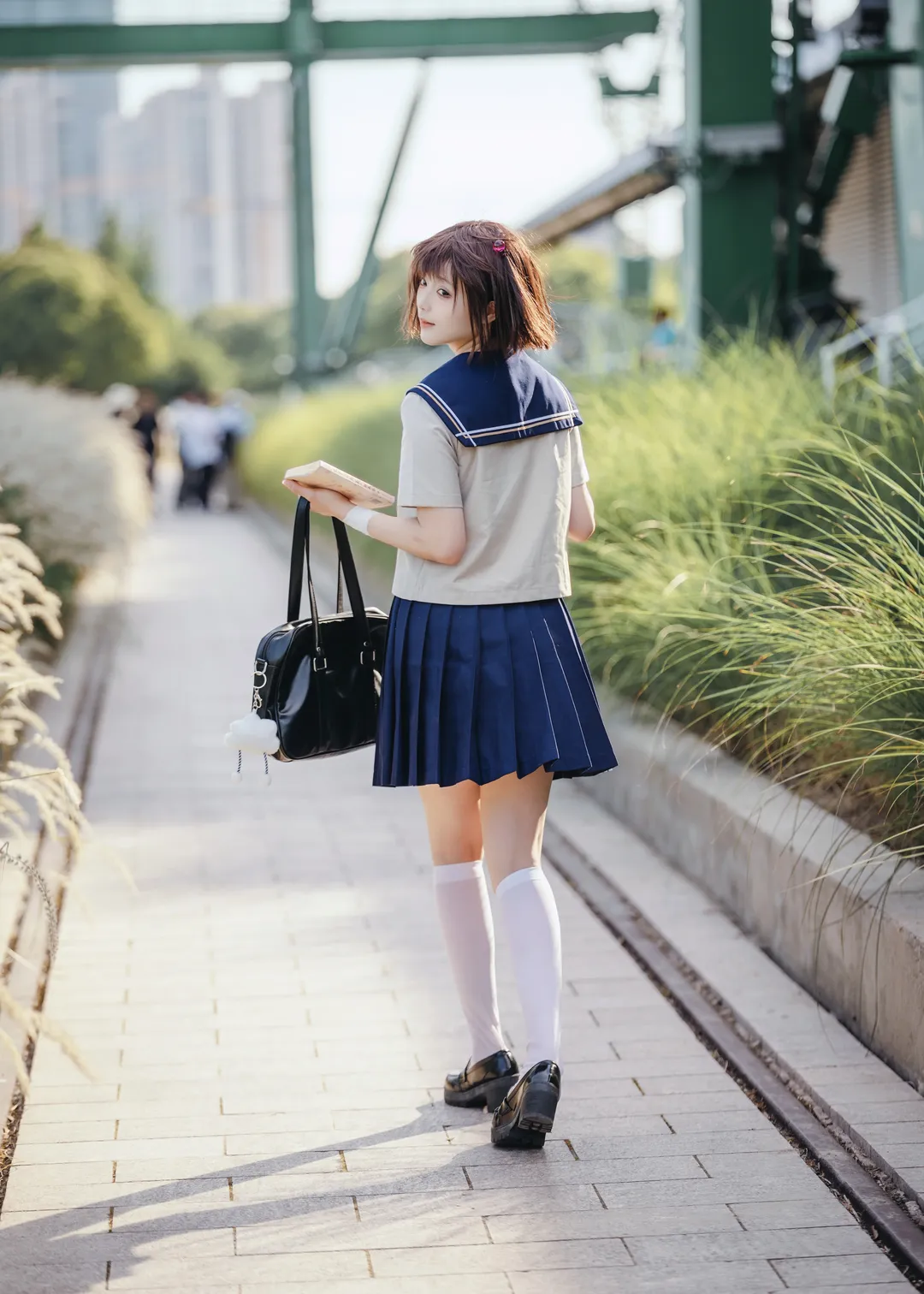 徐汇滨江绿地里的日系JK制服写真 - 第 4 张
