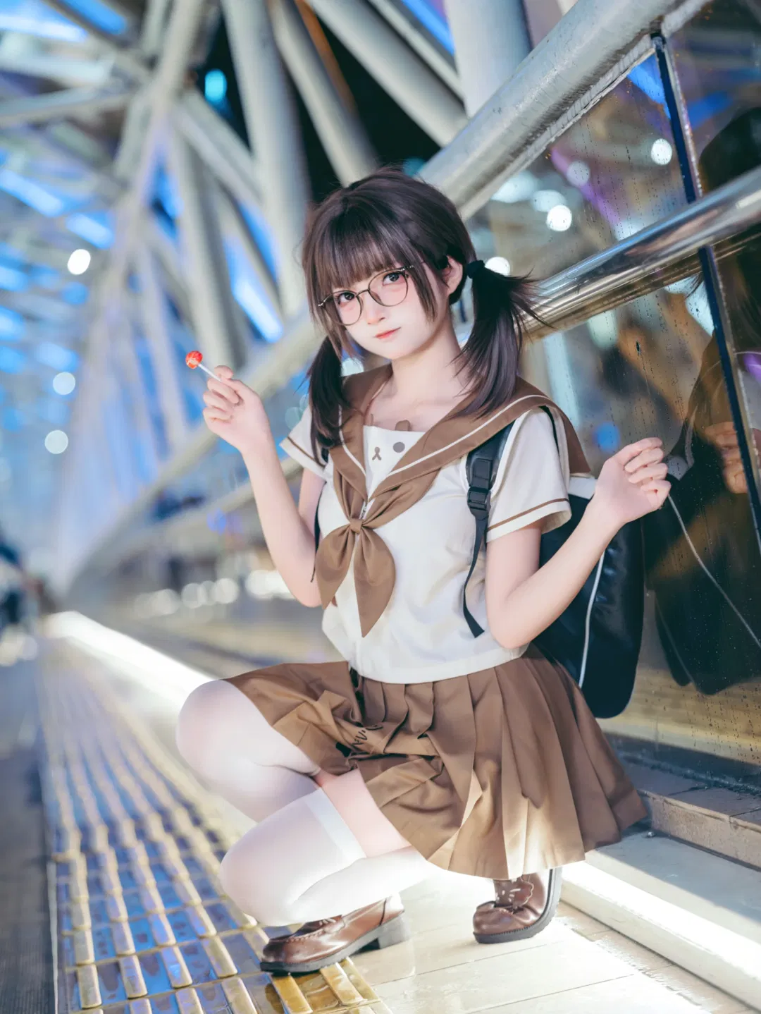 雨夜天桥的JK制服写真记录 - 第 3 张