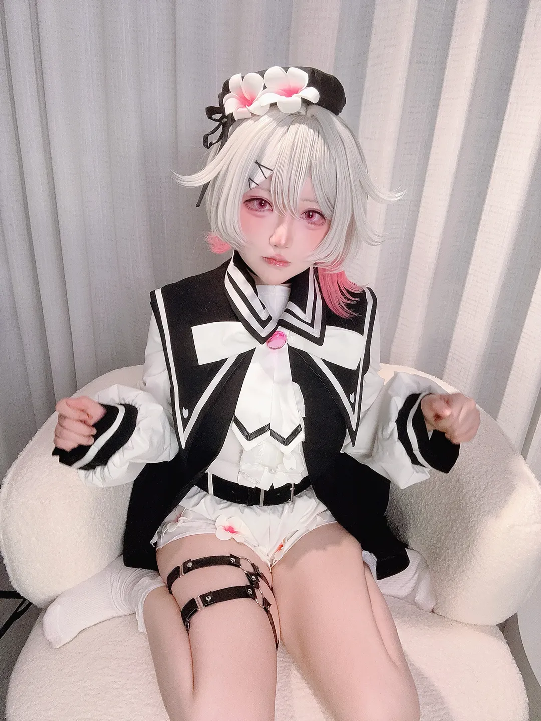 【樱羽艾玛cos】魔法少女的魔女审判，乖孩子艾玛的纯洁与疯狂 - 第 1 张
