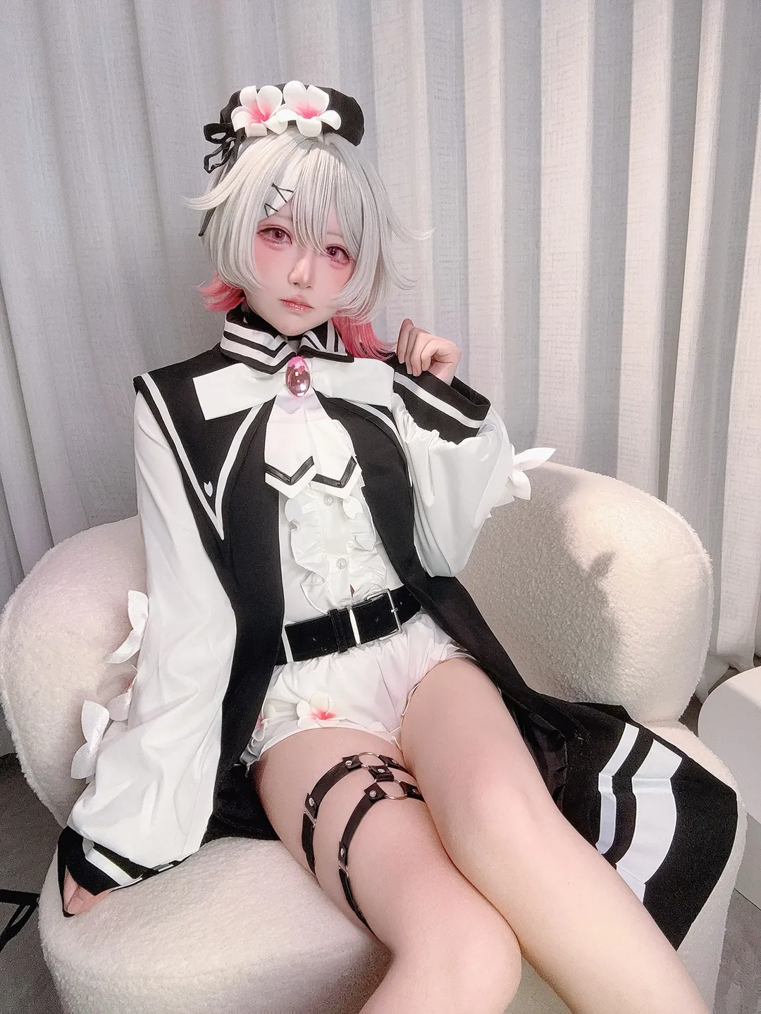 【樱羽艾玛cos】魔法少女的魔女审判，乖孩子艾玛的纯洁与疯狂 - 第 2 张