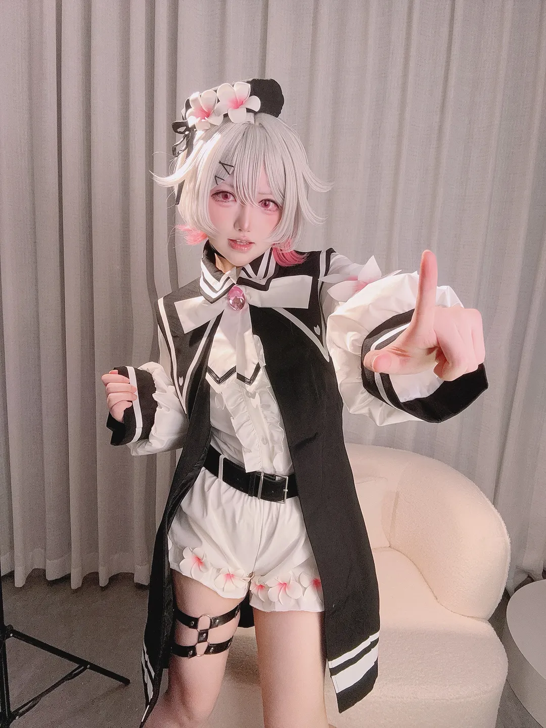 【樱羽艾玛cos】魔法少女的魔女审判，乖孩子艾玛的纯洁与疯狂 - 第 3 张