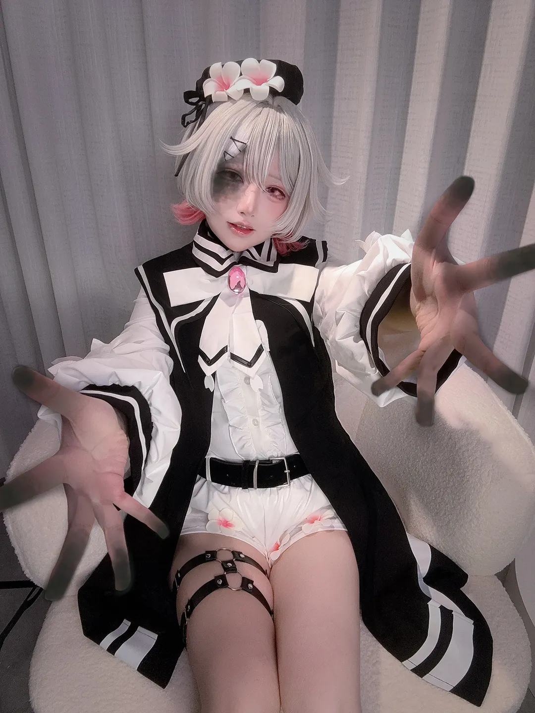 【樱羽艾玛cos】魔法少女的魔女审判，乖孩子艾玛的纯洁与疯狂 - 第 5 张
