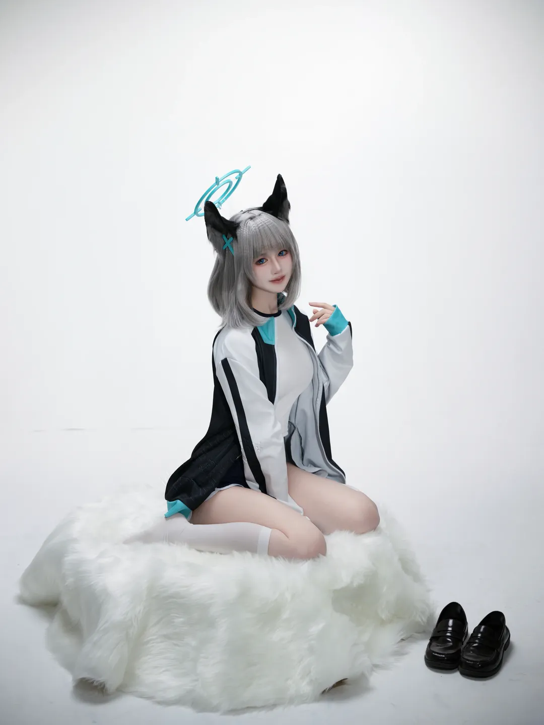 【砂狼白子cos】蔚蓝档案体操服白子的运动时刻 - 第 2 张