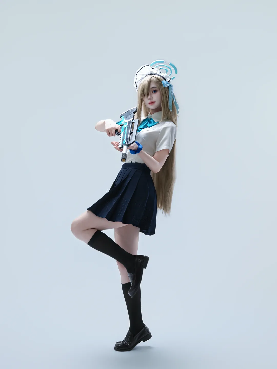 【一之瀨明日奈cos】白棚光影下的JK制服與科幻武器碰撞 - 第 2 張