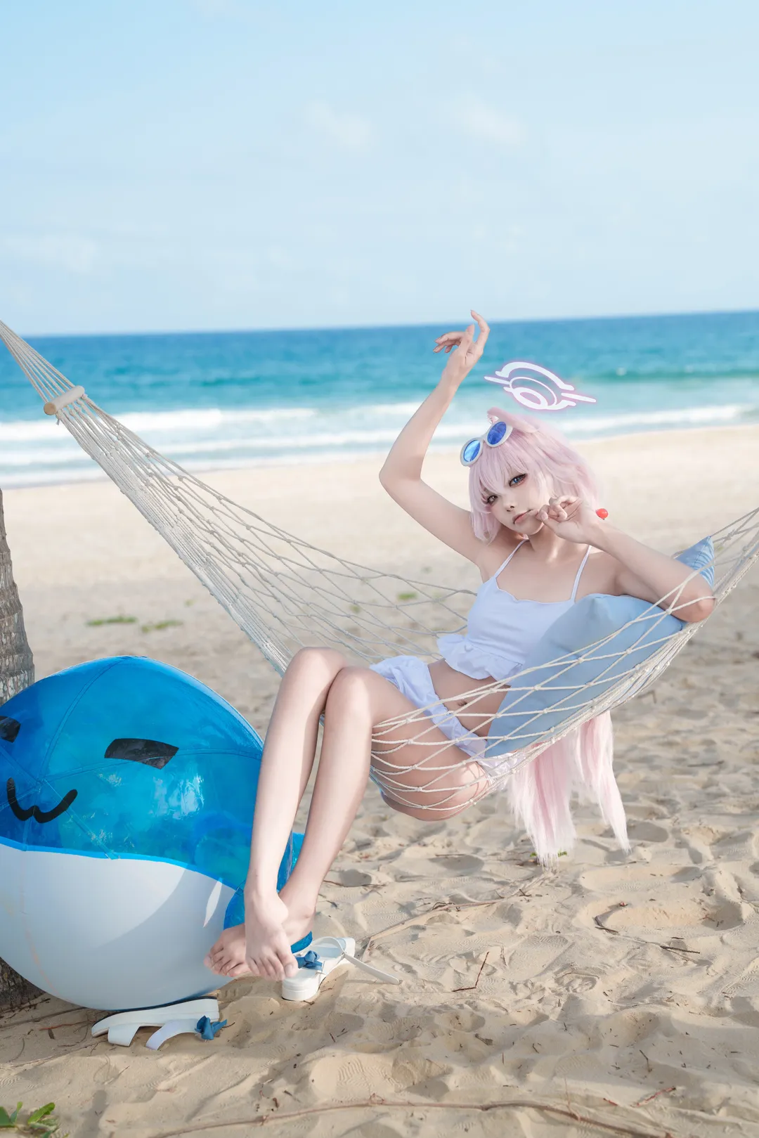 【小鳥遊星野cos】蔚藍檔案的海邊假日，狂風中定格清爽夏日 - 第 1 張