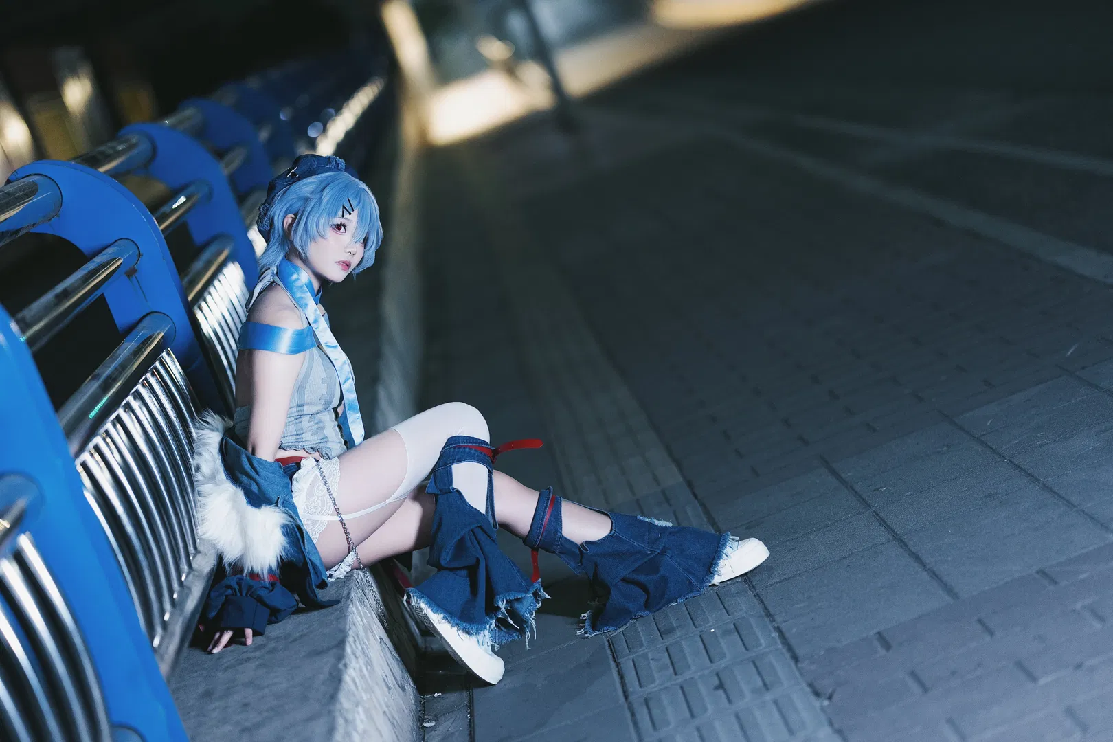 【綾波麗cos】半夜街頭的牛仔風白絲造型 - 第 4 張