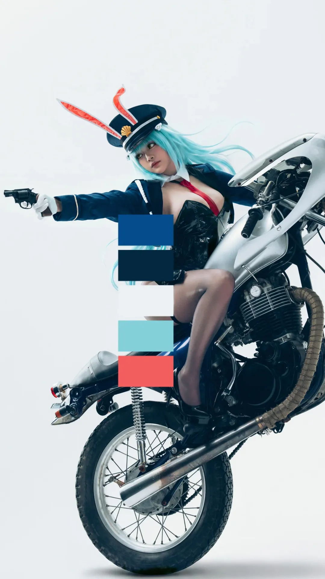 【海王星cos】兔兔警官騎警版，騎著機車的顯眼包 - 第 2 張
