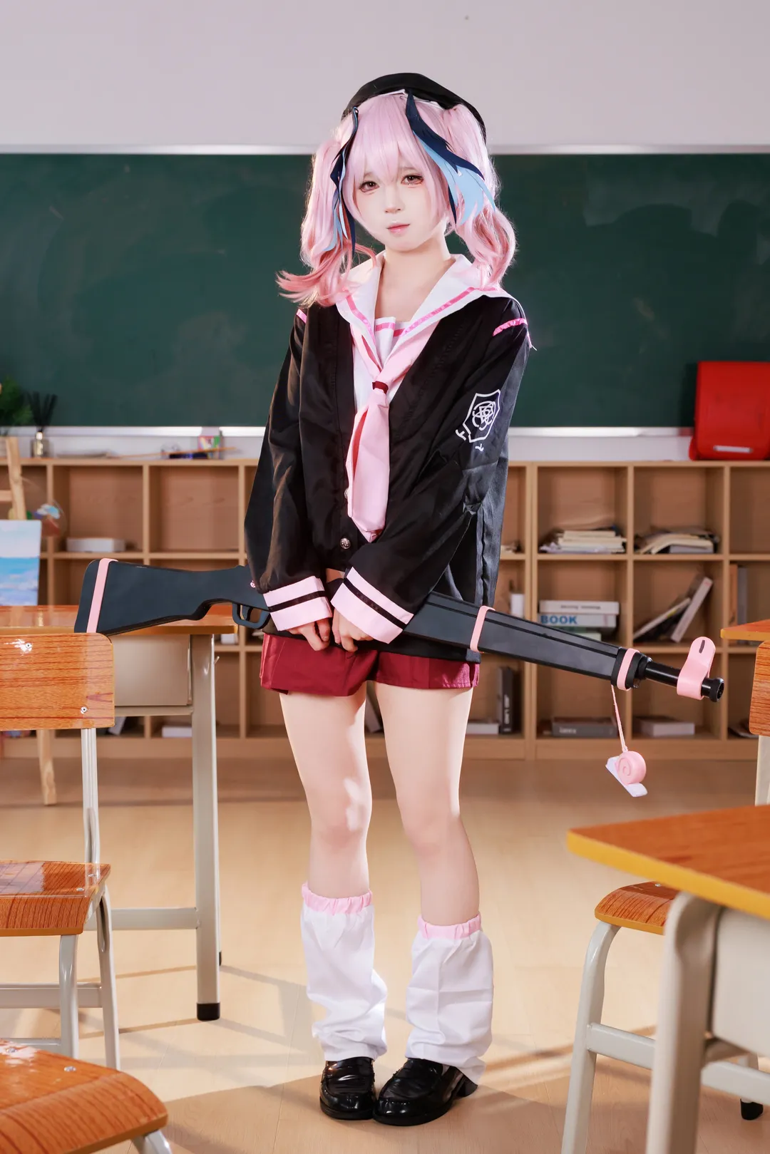 【下江小春cos】碧蓝档案 教室里的粉色正义 - 第 2 张